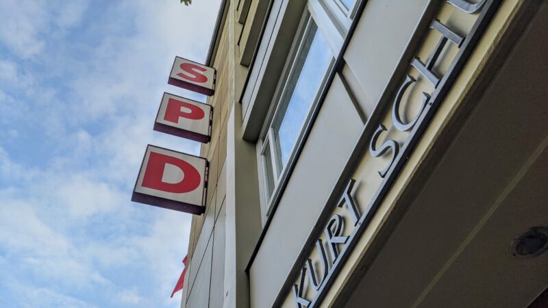 Kurt-Schumacher-Haus mit Schriftzug "SPD"