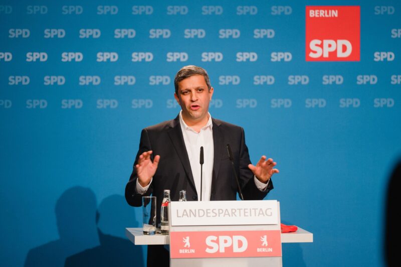 Raed Saleh kandidiert beim hybriden Landesparteitag der SPD Berlin