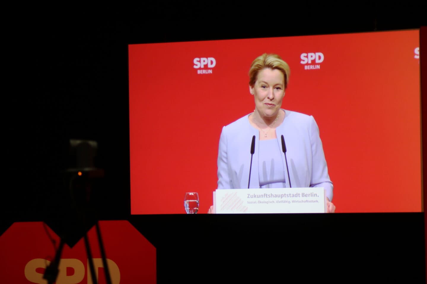 Digitaler Landesparteitag: Berliner SPD stimmt mit großer Mehrheit für Koalitionsvertrag 55